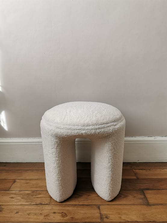Tabouret tissu Léon en bouclette - 42x38 cm – Image 2